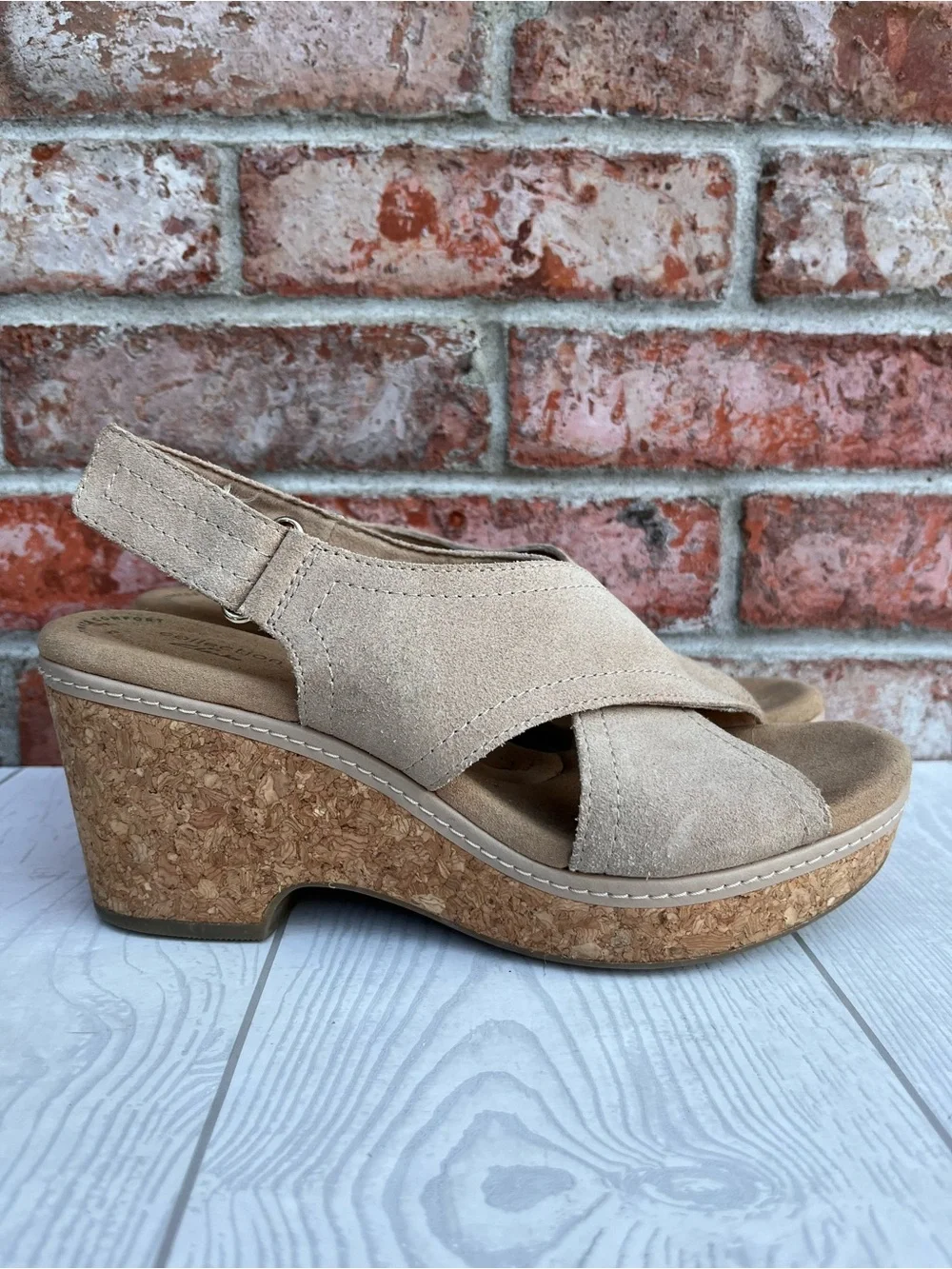 Clarks Giselle Cove Platform Wedge Sandals Sand Taupe Size 7.5 M